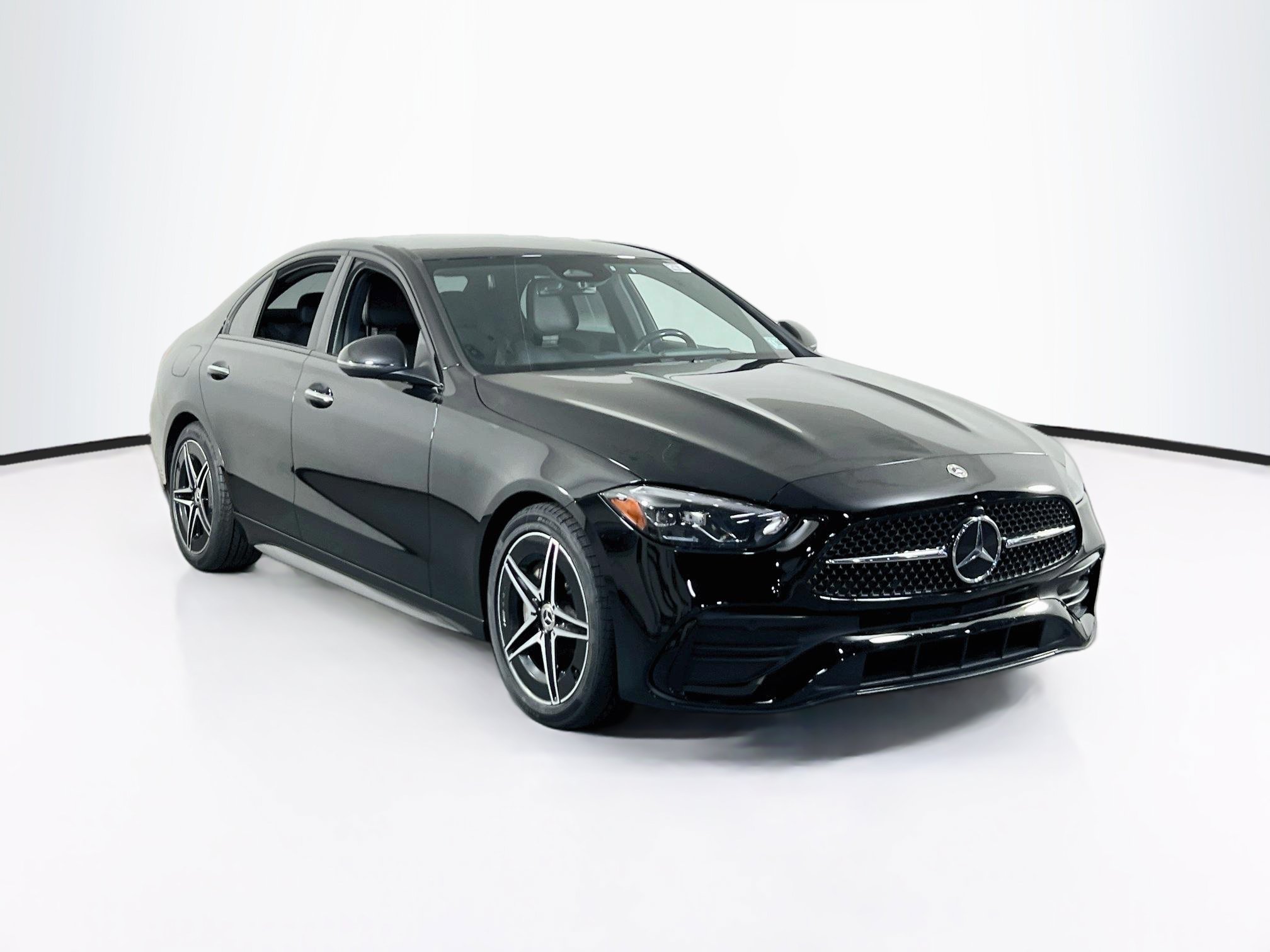 Used 2023 Mercedes-Benz C 300 4MATIC Sedan image 3
