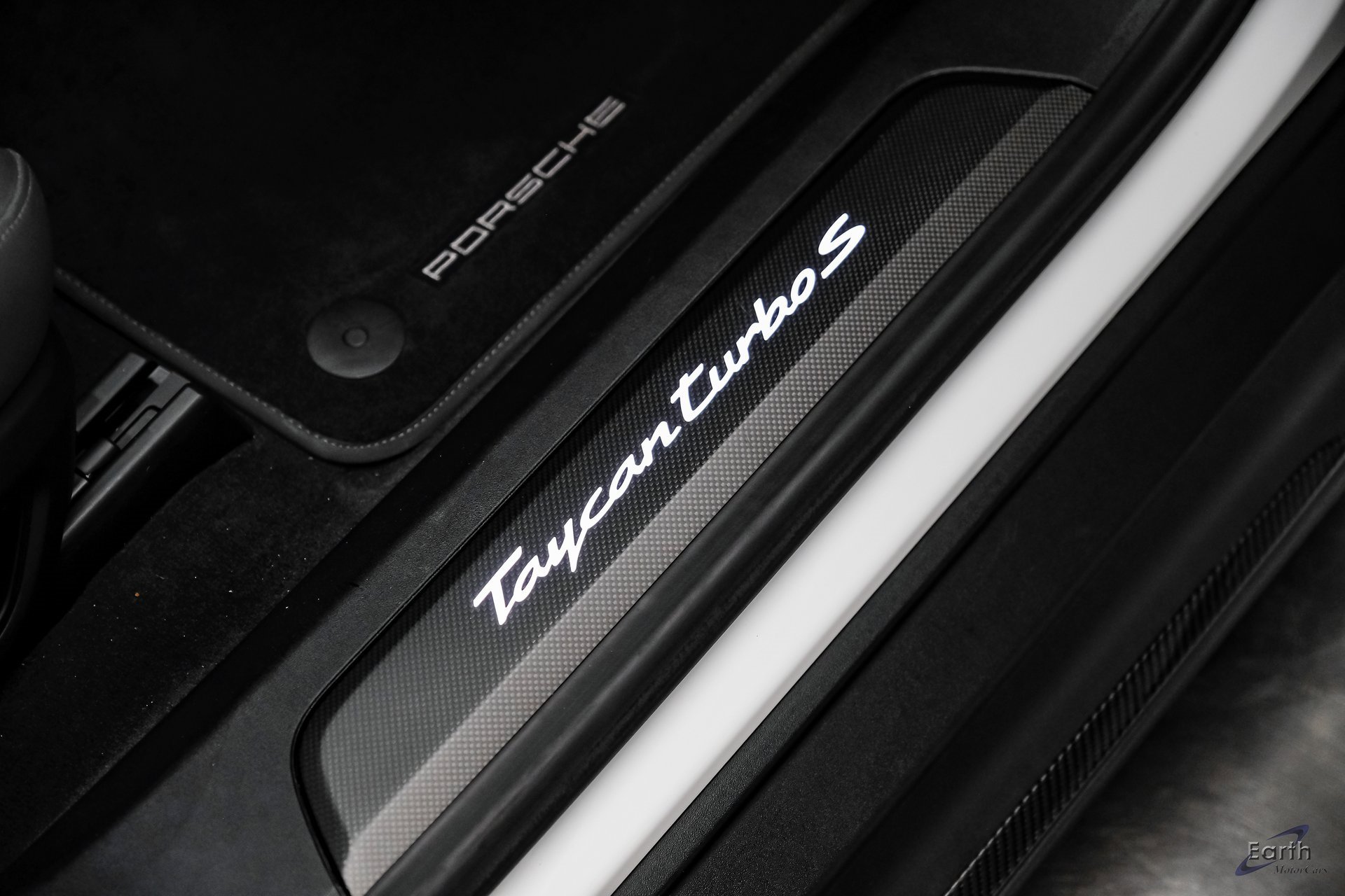 Used 2020 Porsche Taycan Turbo S image 39