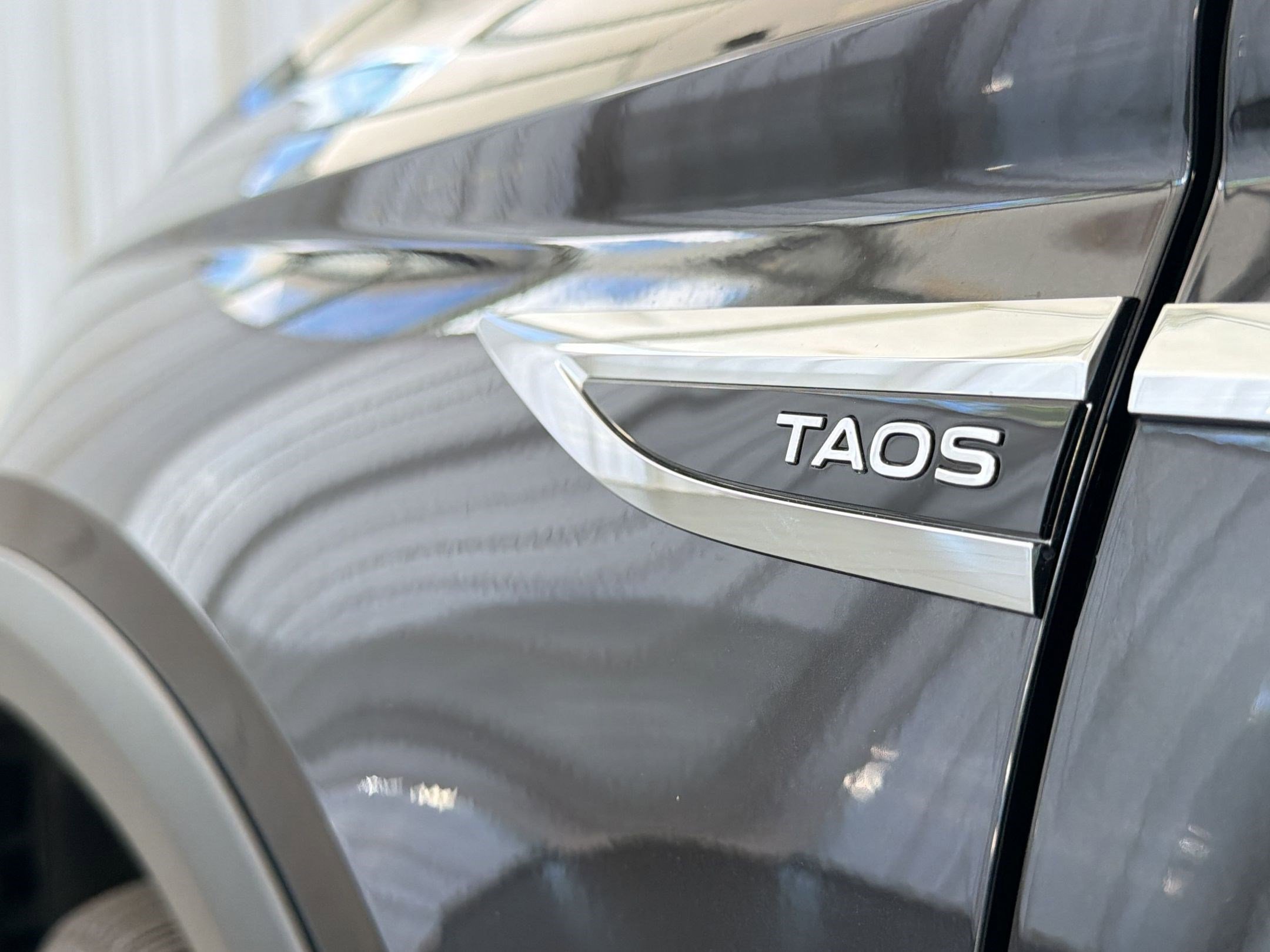Used 2022 Volkswagen Taos SE w/ Panoramic Sunroof Package image 36