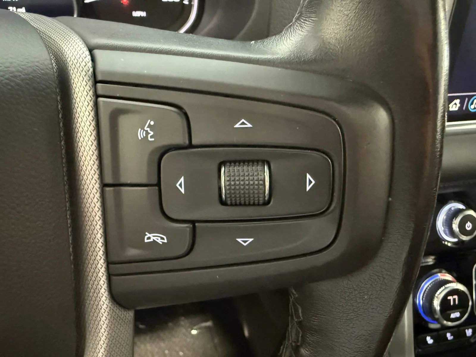 Used 2021 GMC Yukon Denali image 40