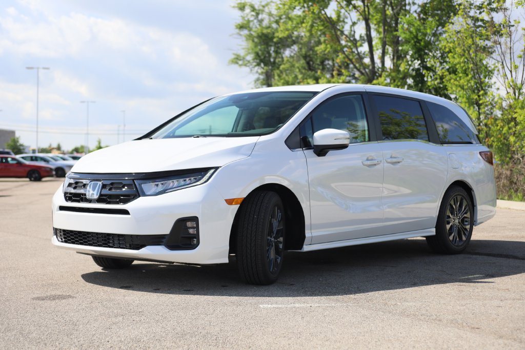 New 2027 Honda Odyssey Touring image 3