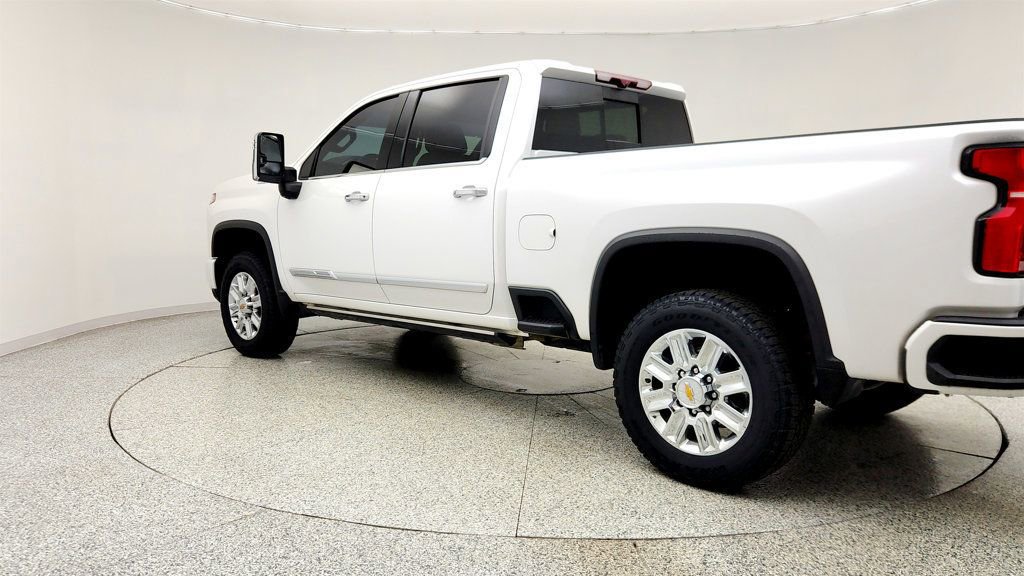 Used 2024 Chevrolet Silverado 2500 High Country w/ High Country Premium Package AWD/4WD image 7