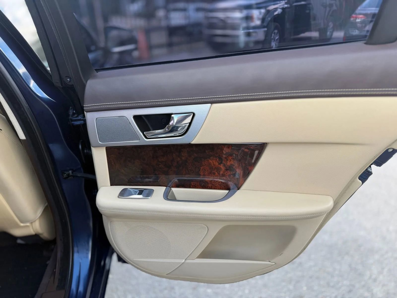 Used 2012 Jaguar XF Portfolio image 25