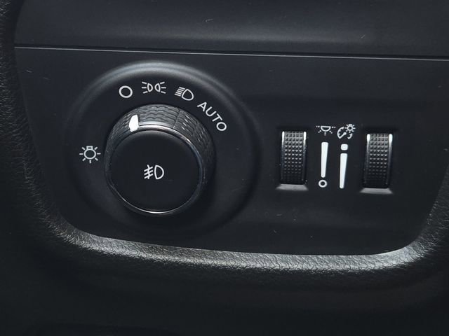 Used 2022 Jeep Grand Cherokee L Limited image 27