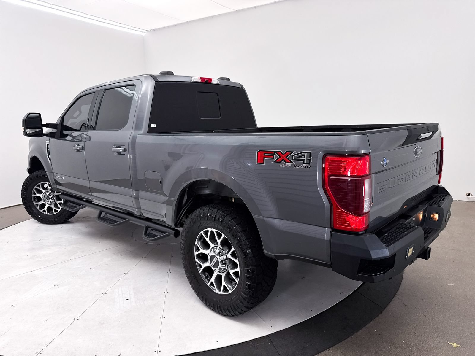 Used 2021 Ford F250 Lariat w/ Lariat Value Package AWD/4WD image 2