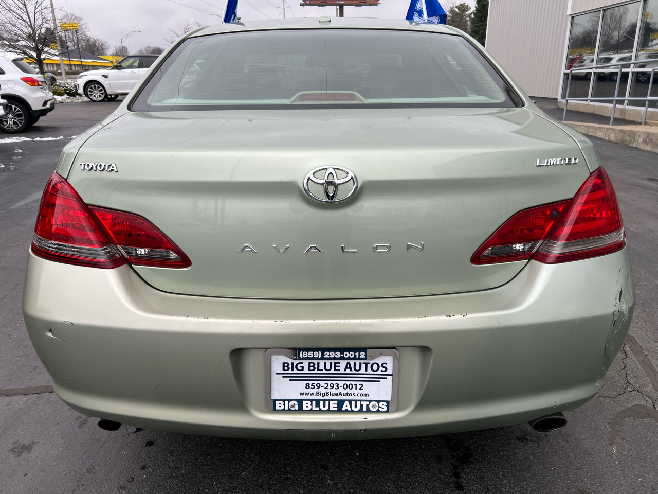 Used 2009 Toyota Avalon Limited image 4