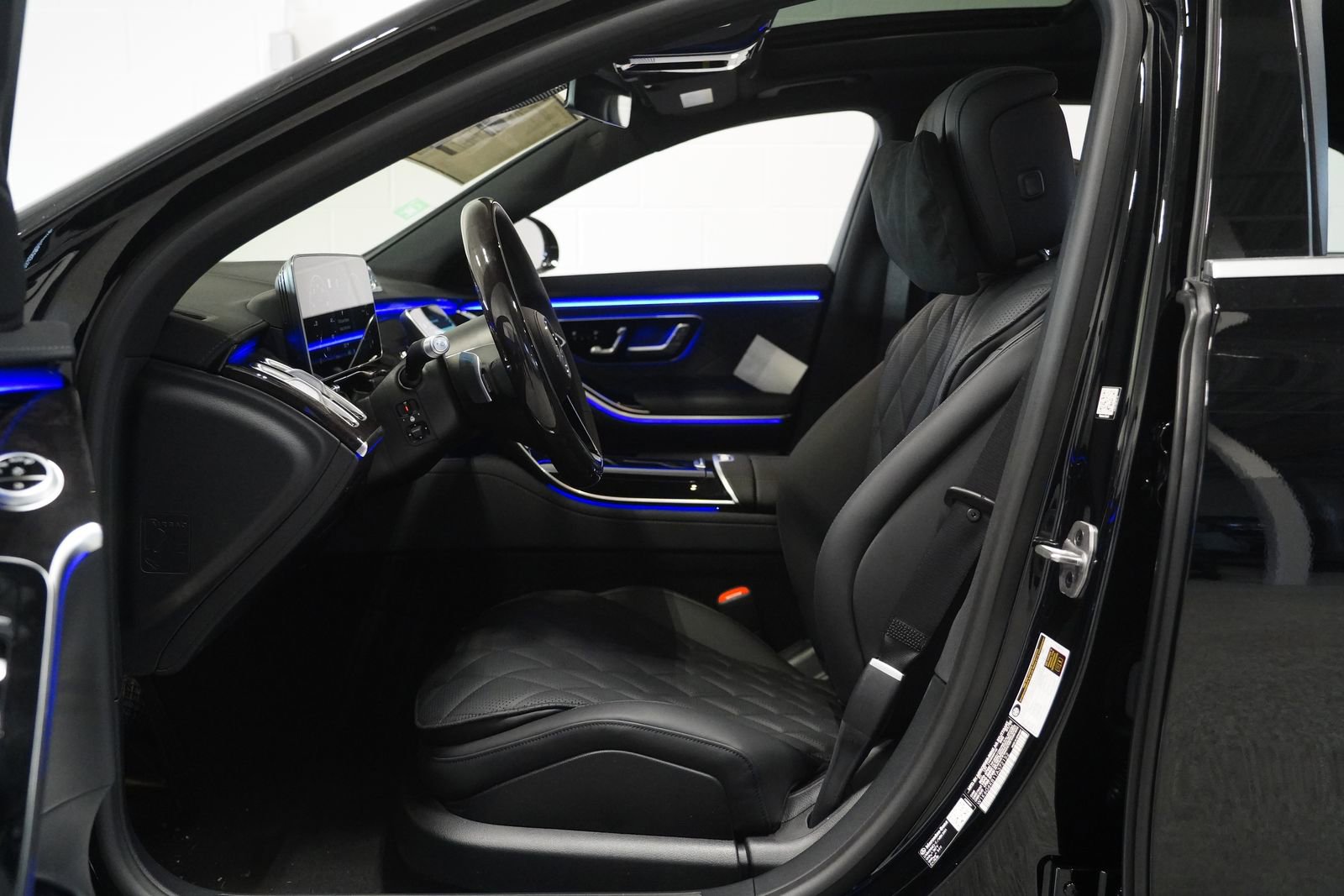 New 2026 Mercedes-Benz S 580e 4MATIC Sedan image 14