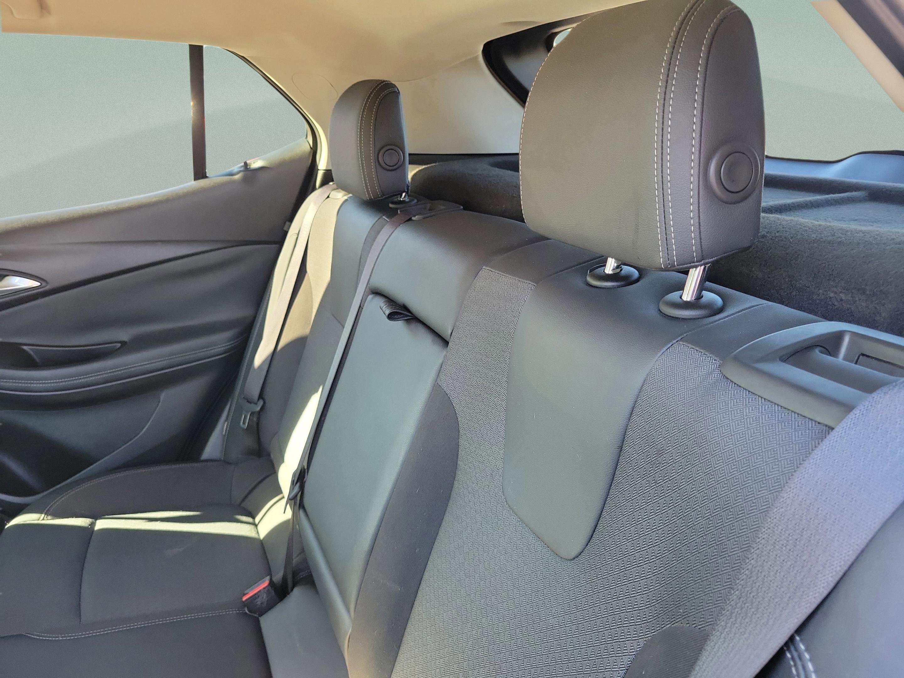 Used 2022 Buick Encore GX Select image 5