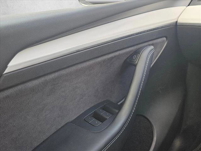 Used 2023 Tesla Model Y Long Range image 23