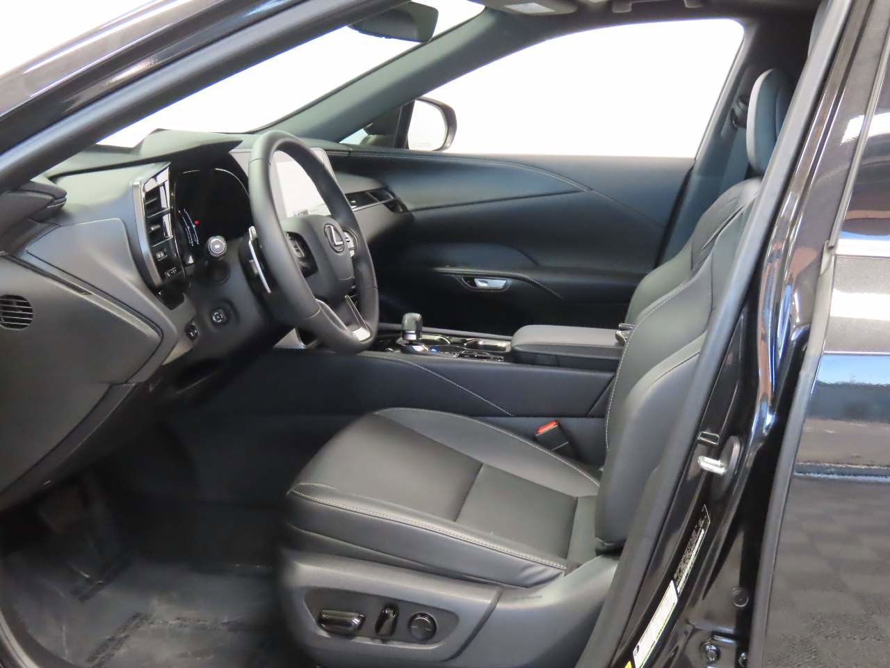 Used 2024 Lexus RX 350 FWD image 13