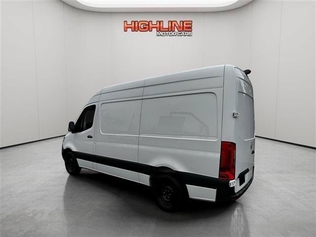 Used 2021 Mercedes-Benz Sprinter 1500 image 8