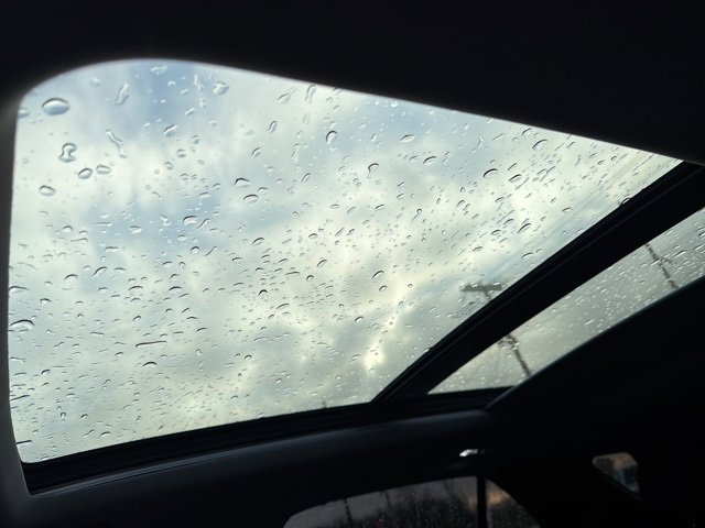 Used 2019 Chevrolet Equinox LT w/ Sun & Navigation Package image 21