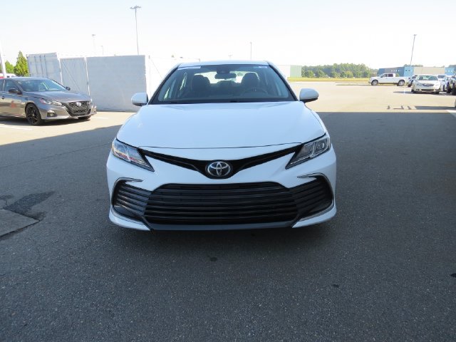 Used 2021 Toyota Camry LE FWD image 8