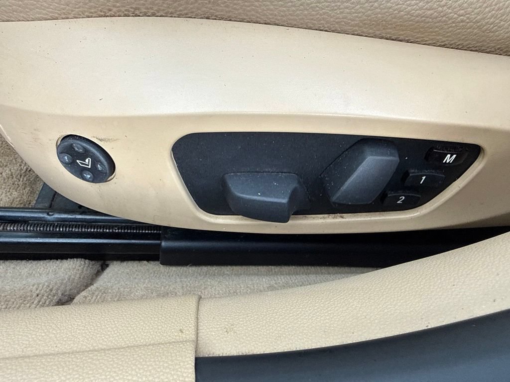 Used 2011 BMW 328i xDrive Sedan AWD/4WD image 18