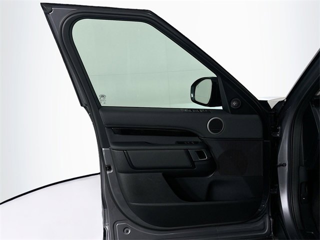 Used 2024 Land Rover Discovery S image 11