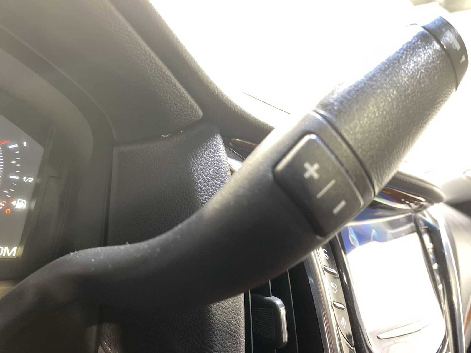 Used 2015 Cadillac Escalade Premium AWD/4WD image 17