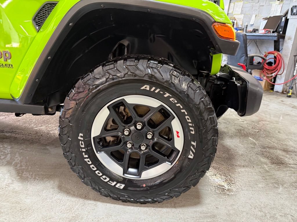 Used 2021 Jeep Wrangler Unlimited Rubicon w/ Cold Weather Group AWD/4WD image 35