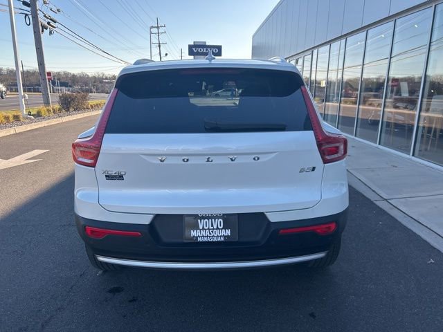 Certified 2025 Volvo XC40 B5 Plus AWD/4WD image 4