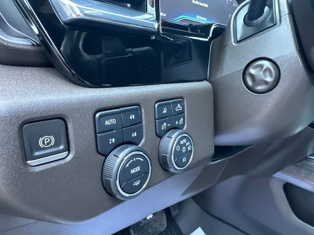 Used 2023 Chevrolet Silverado 1500 LTZ AWD/4WD image 21