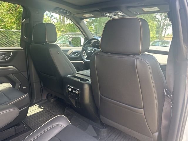 Used 2024 GMC Yukon XL SLT w/ SLT Luxury Package AWD/4WD image 23