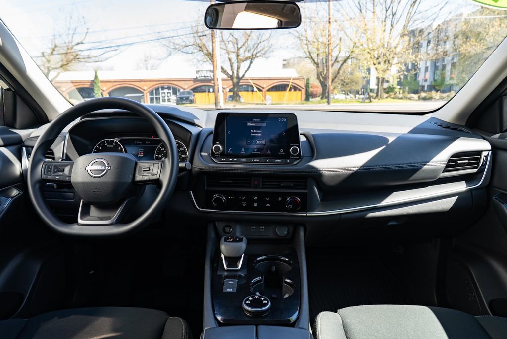 Certified 2025 Nissan Rogue S image 9