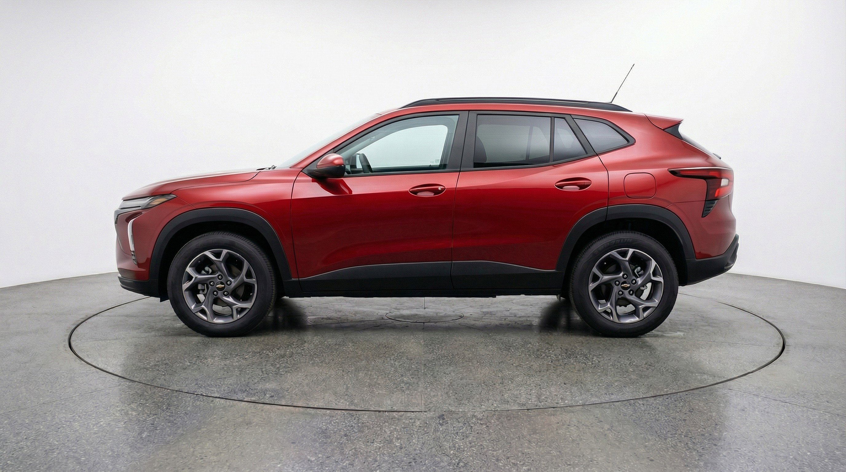 Used 2025 Chevrolet Trax LT w/ LT Convenience Package image 5