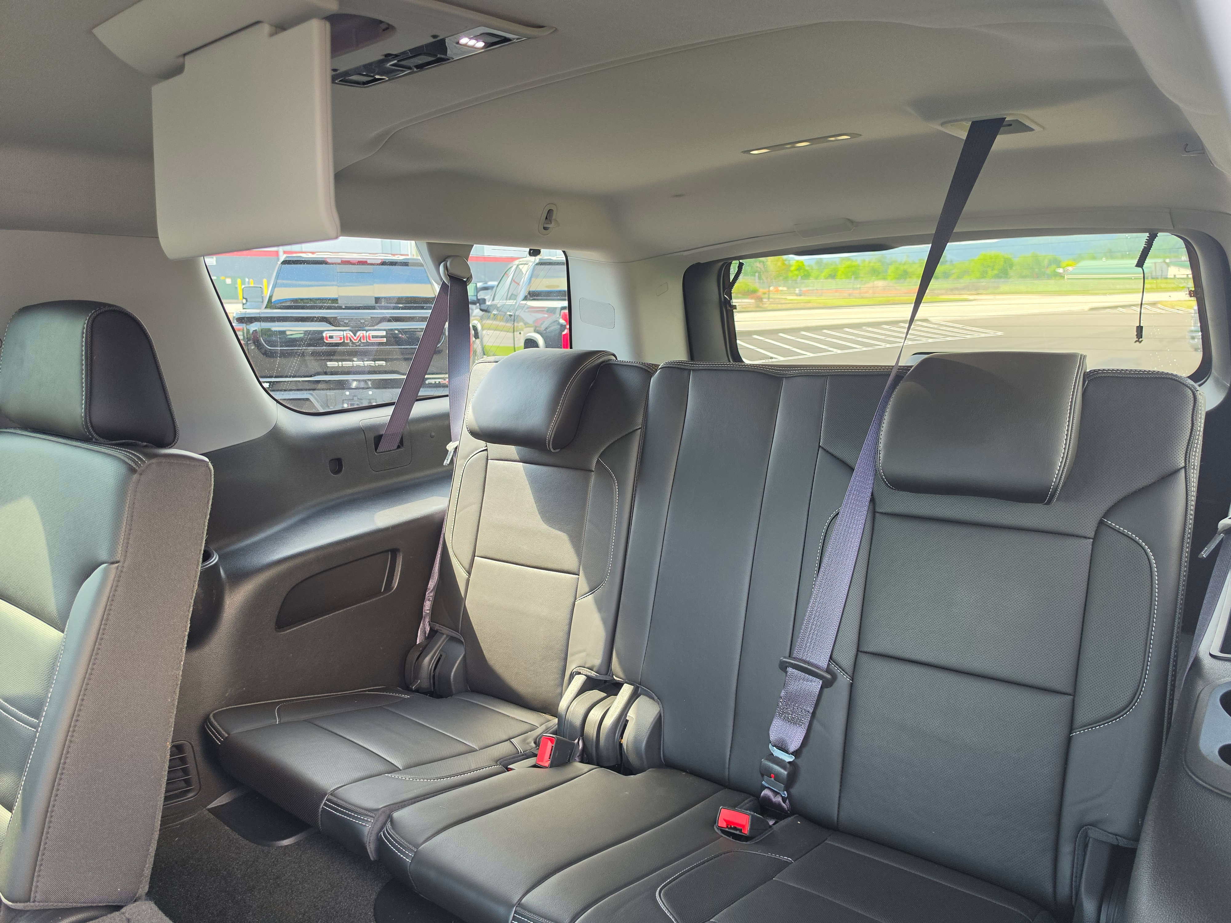 Used 2016 GMC Yukon XL Denali w/ Open Road Package AWD/4WD image 15