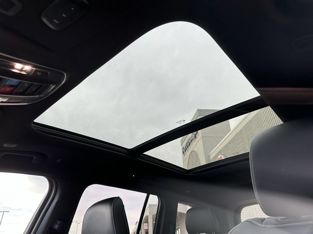 New 2026 Jeep Grand Cherokee Limited AWD/4WD image 24