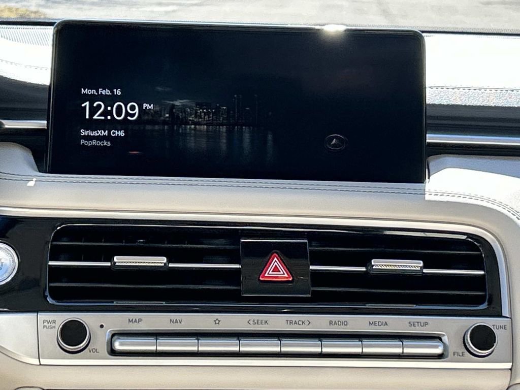 New 2026 Genesis G70 2.5T Prestige image 25