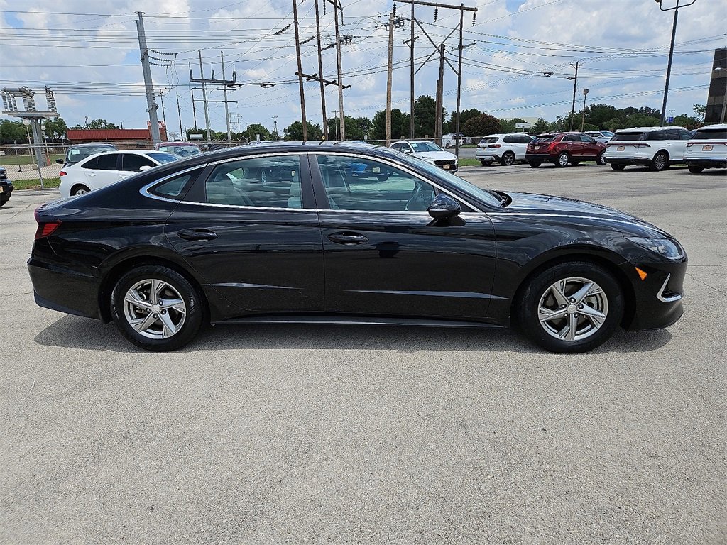 Used 2022 Hyundai Sonata SE w/ Winter Weather Package image 9