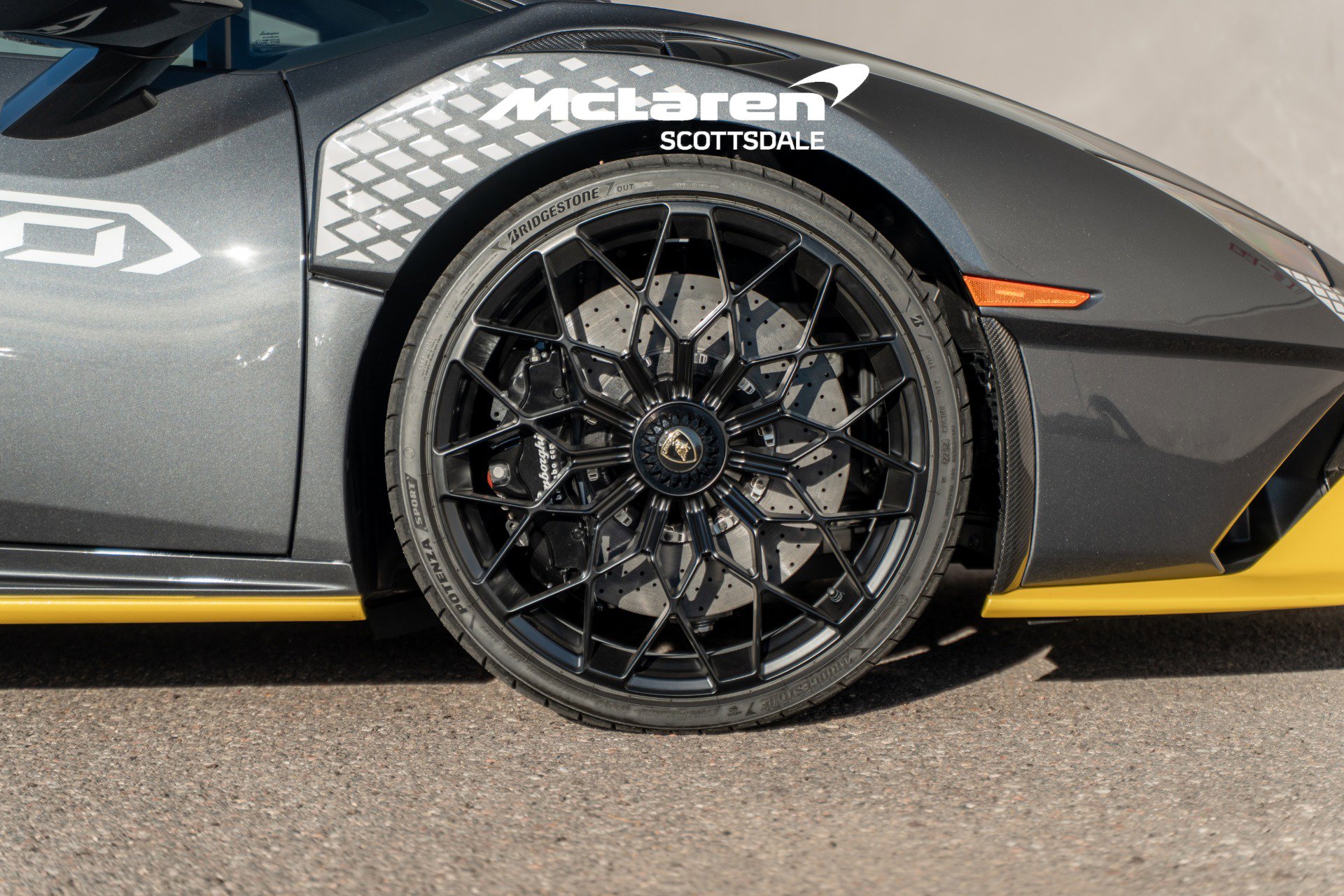 Used 2022 Lamborghini Huracan STO image 34