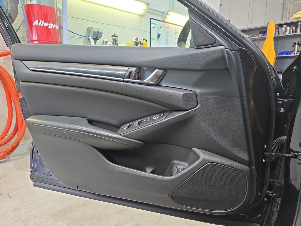 Used 2018 Honda Accord Sport image 25