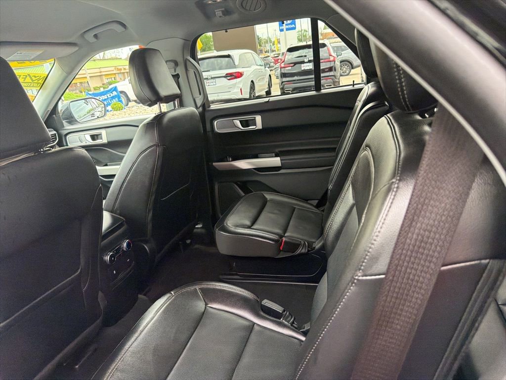 Used 2024 Ford Explorer Limited AWD/4WD image 16