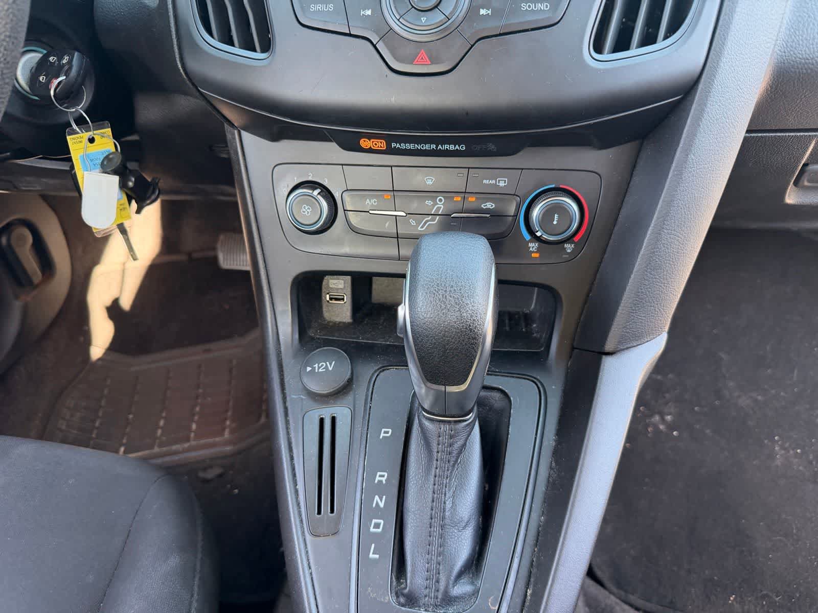 Used 2018 Ford Focus SE w/ SE Appearance Package FWD image 15