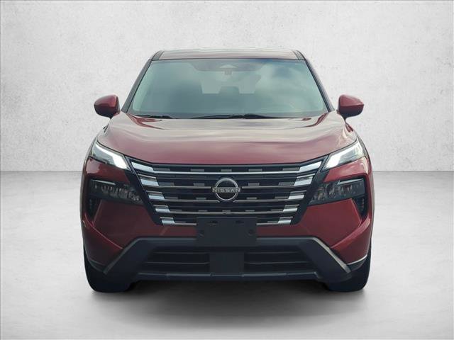 Used 2024 Nissan Rogue SV image 2