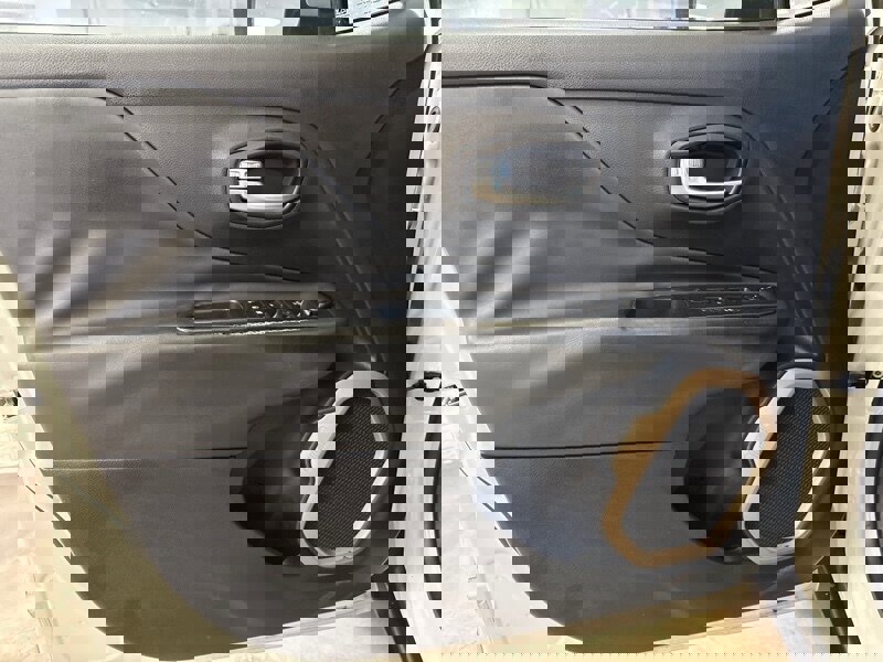 Used 2016 Jeep Renegade Limited image 11