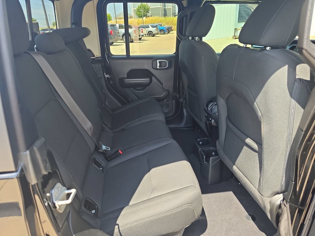 Used 2021 Jeep Gladiator Sport AWD/4WD image 11