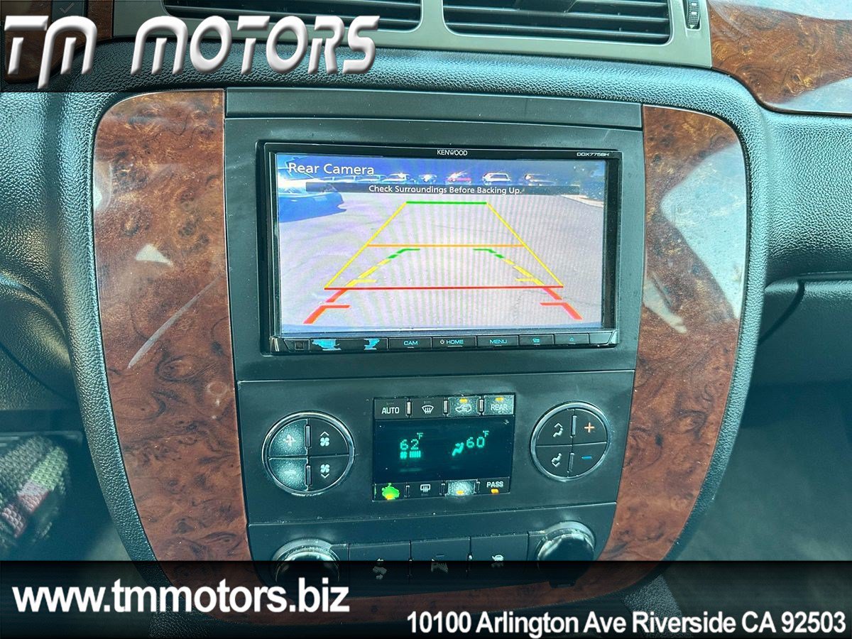 Used 2011 Chevrolet Suburban LT w/ Regional Value Package RWD image 14