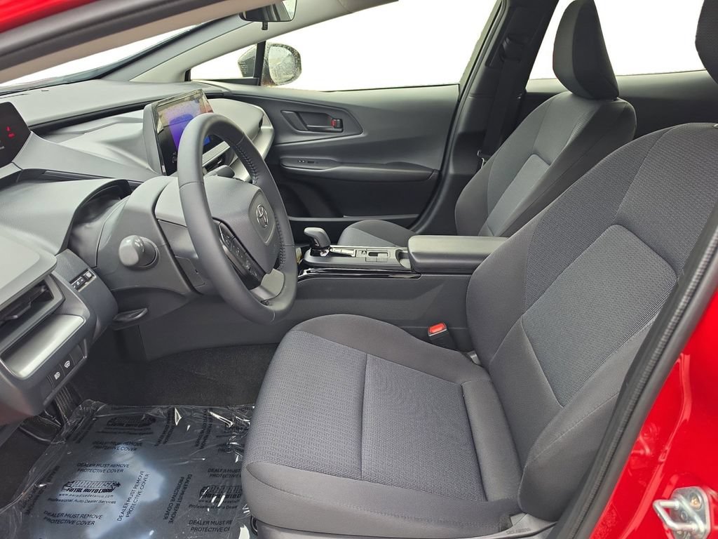 Used 2025 Toyota Prius LE FWD image 12