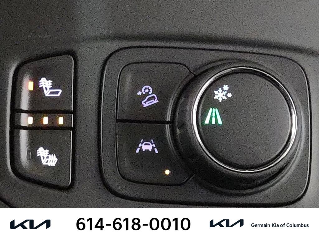 Used 2023 GMC Terrain SLE w/ Driver Convenience Package image 32