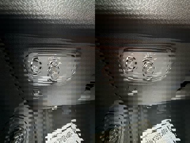 Used 2022 GMC Terrain SLE w/ Driver Convenience Package AWD/4WD image 23