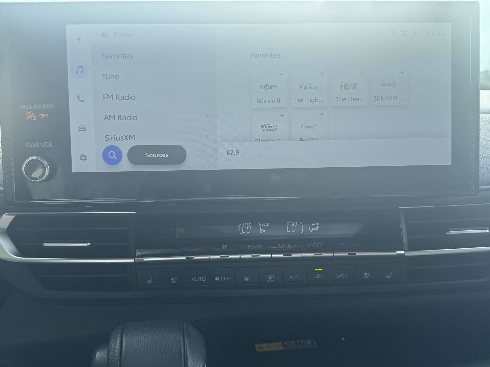 Certified 2025 Toyota Sienna Platinum FWD image 28
