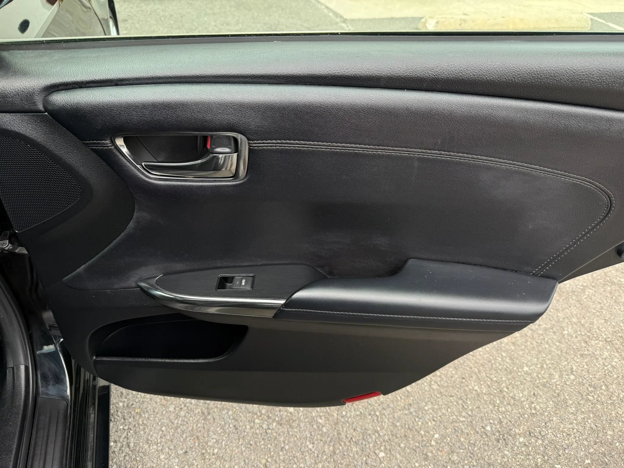 Used 2013 Toyota Avalon XLE Touring FWD image 23