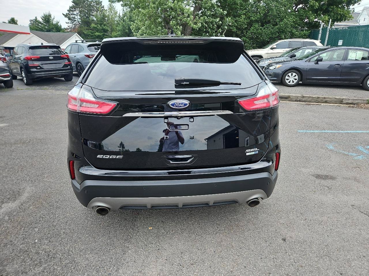 Used 2020 Ford Edge SEL w/ Convenience Package AWD/4WD image 4