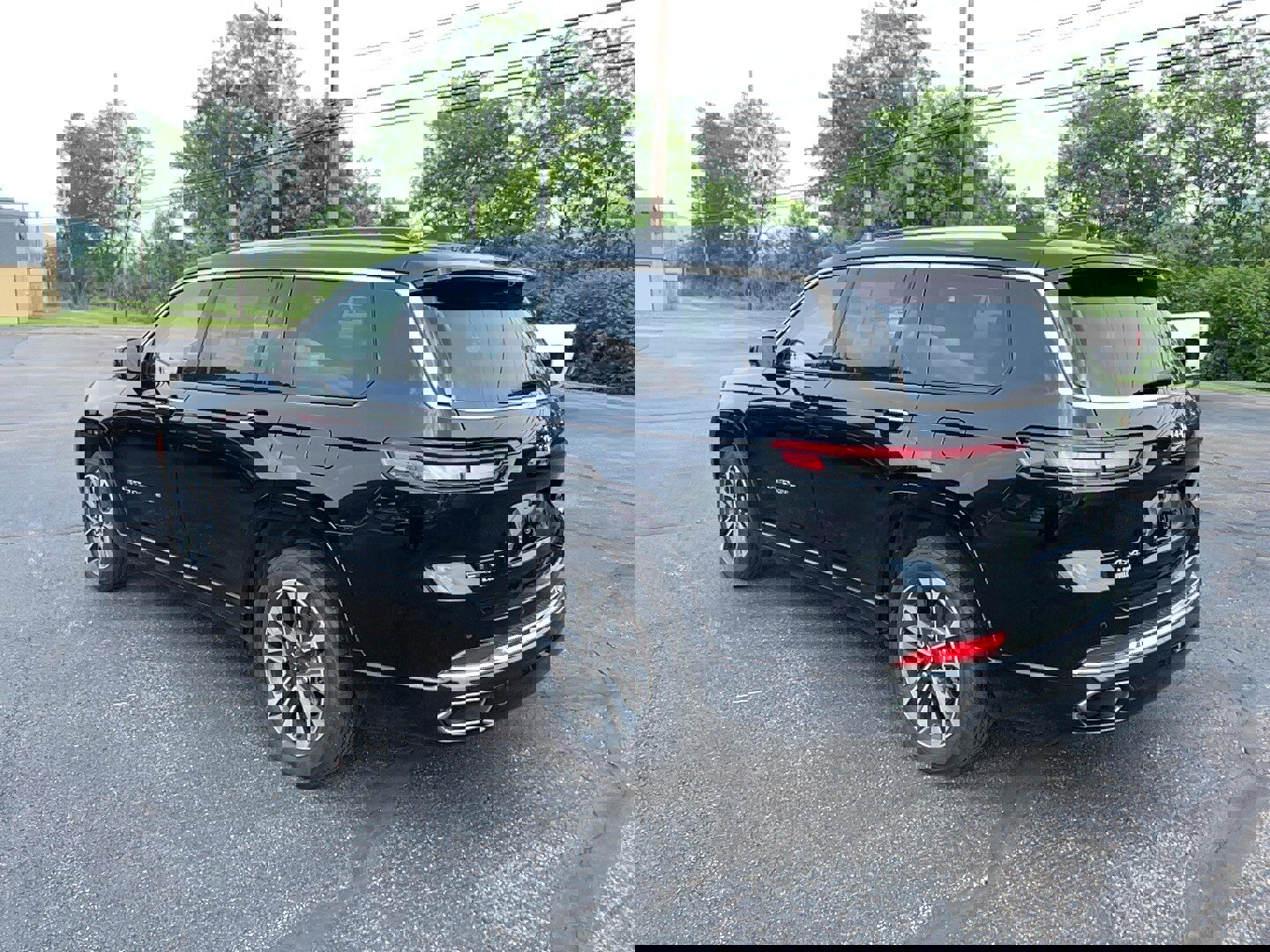 Used 2021 Jeep Grand Cherokee L Overland w/ Luxury Tech Group IV image 9