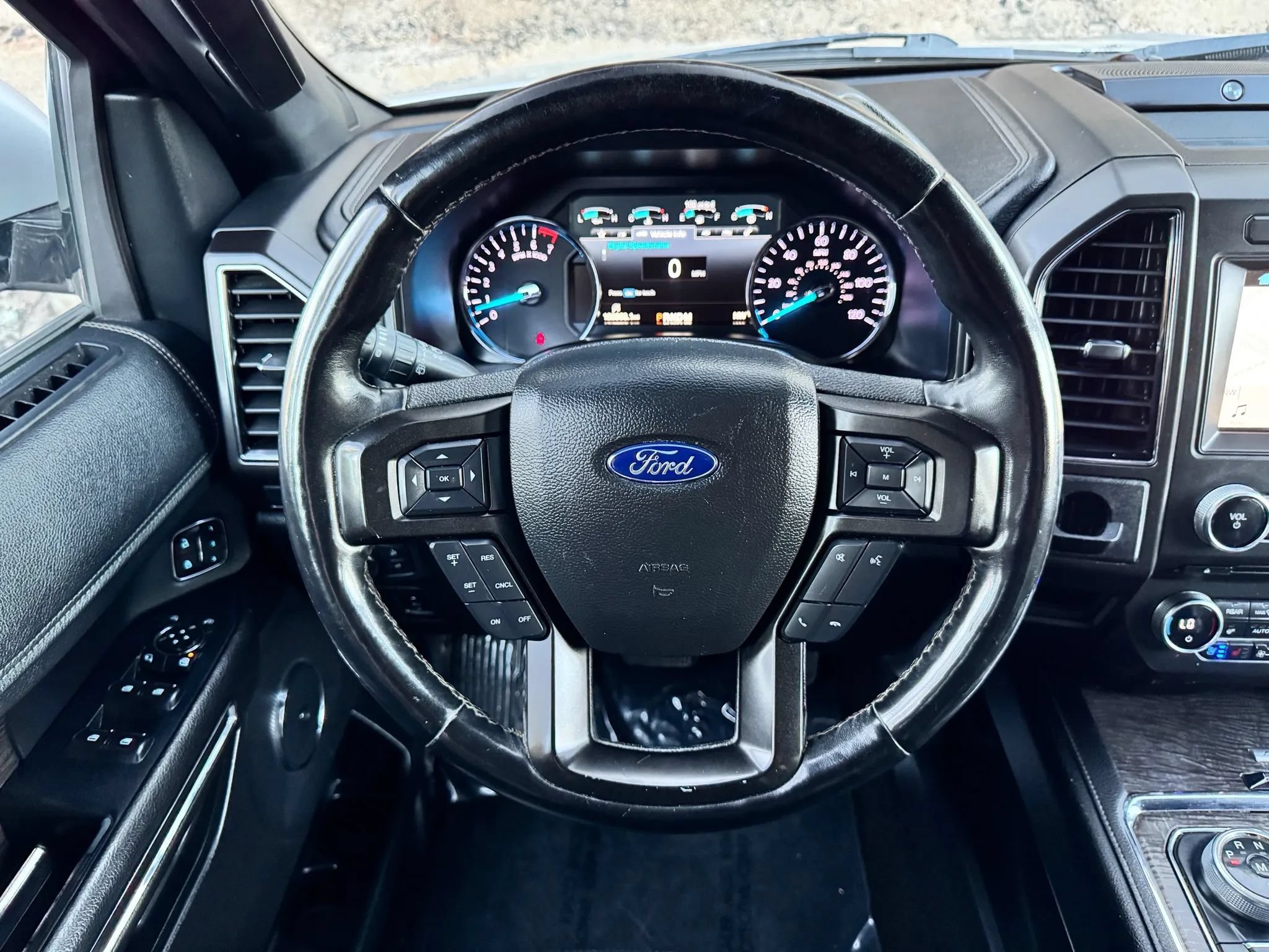 Used 2018 Ford Expedition Limited RWD image 31