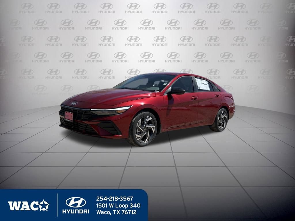 Used 2025 Hyundai Elantra Sport image 3