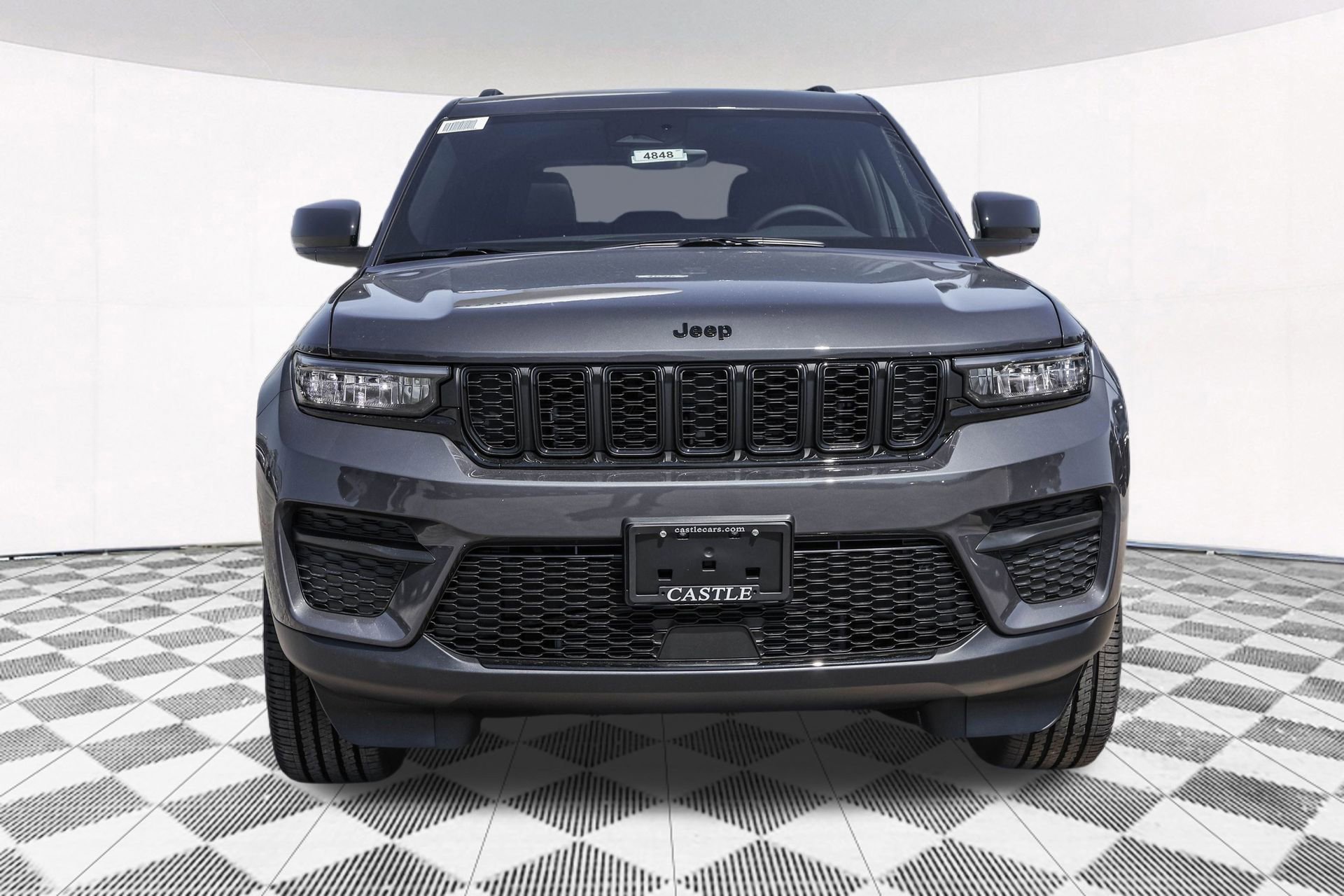 New 2025 Jeep Grand Cherokee Altitude image 13