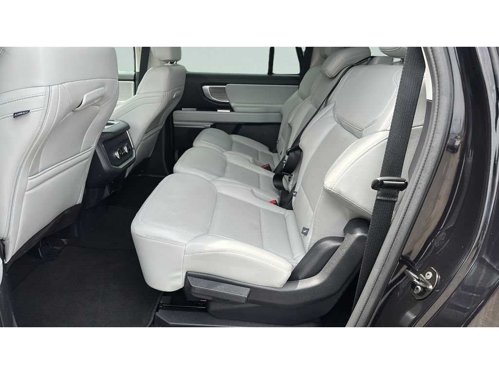 Used 2025 Ford Expedition Max Platinum AWD/4WD image 18