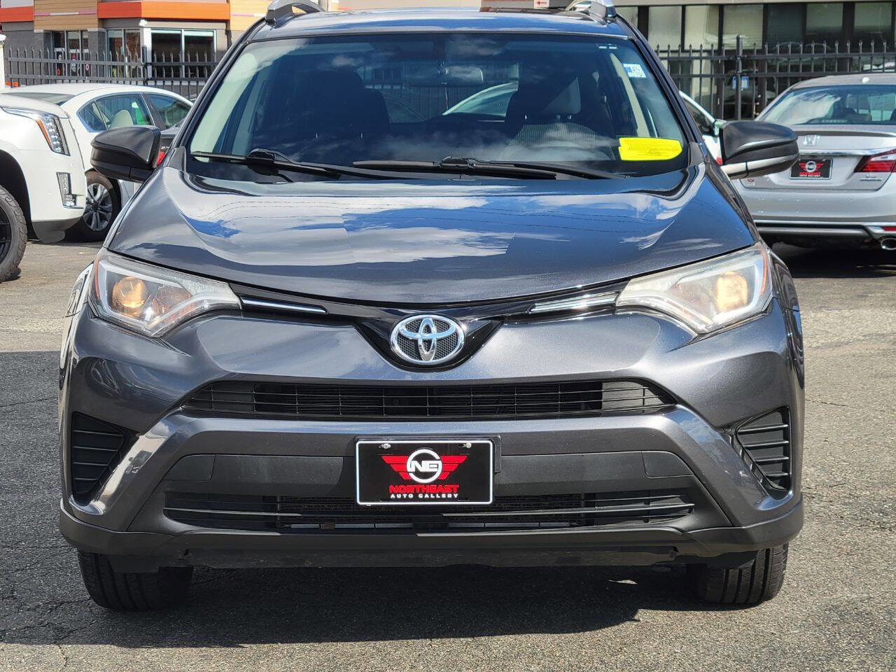 Used 2016 Toyota RAV4 LE AWD/4WD image 3